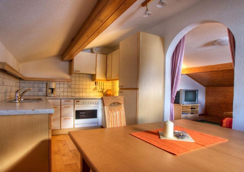 Ferienhaus Bergkristall Петтной-ам-Арльберг Екстер'єр фото
